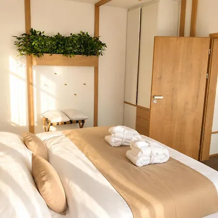 Adamantino Hotel 3*
