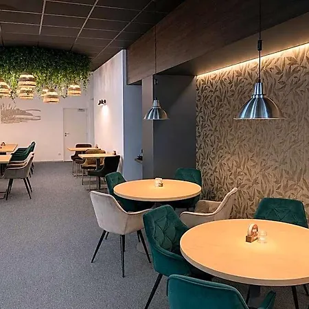 Hotel Adamantino 3*