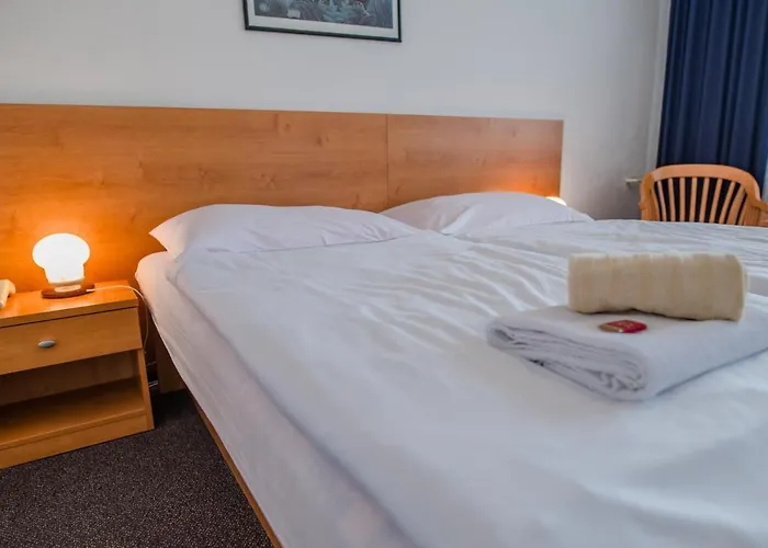Hotel Adamantino 3*
