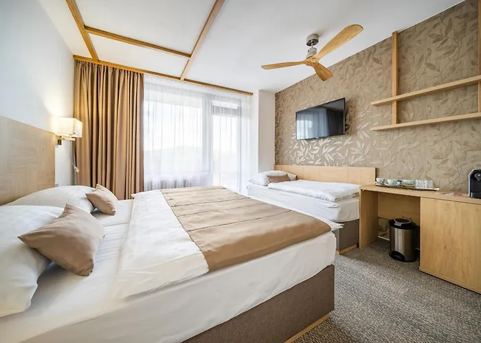 Hotell Adamantino 3*