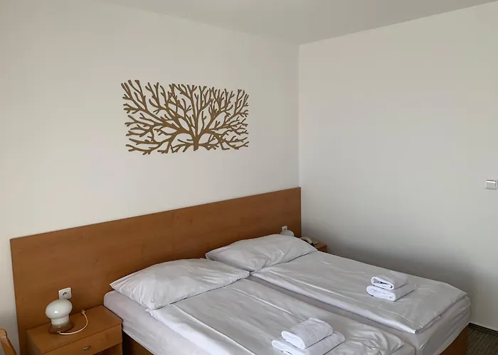 Adamantino Otel 3*