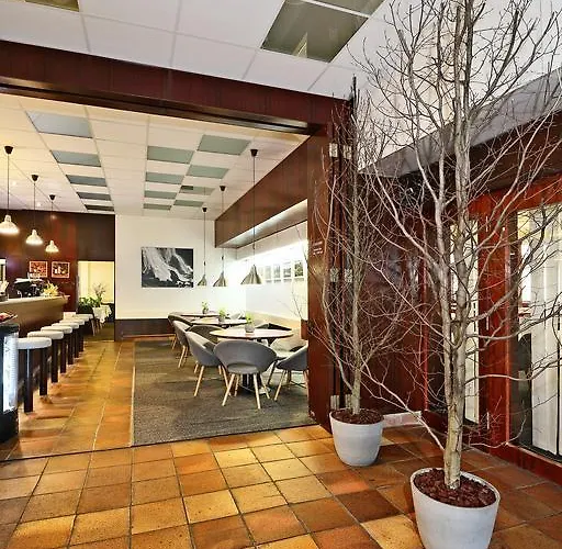 Adamantino Otel