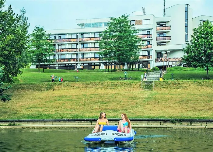 Otel Adamantino